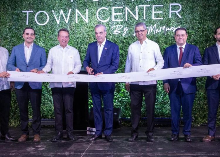 Abinader inaugura Porto Town Center, nueva plaza comercial en Arroyo Hondo