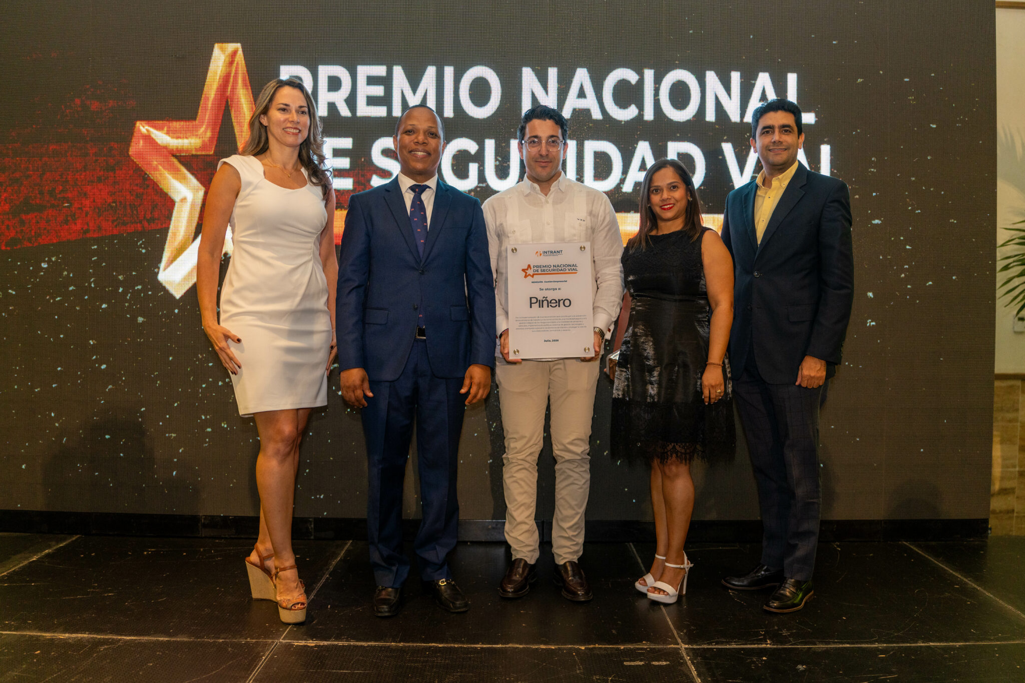 Piñero recibe reconocimiento nacional por su apuesta por la seguridad vial en República Dominicana